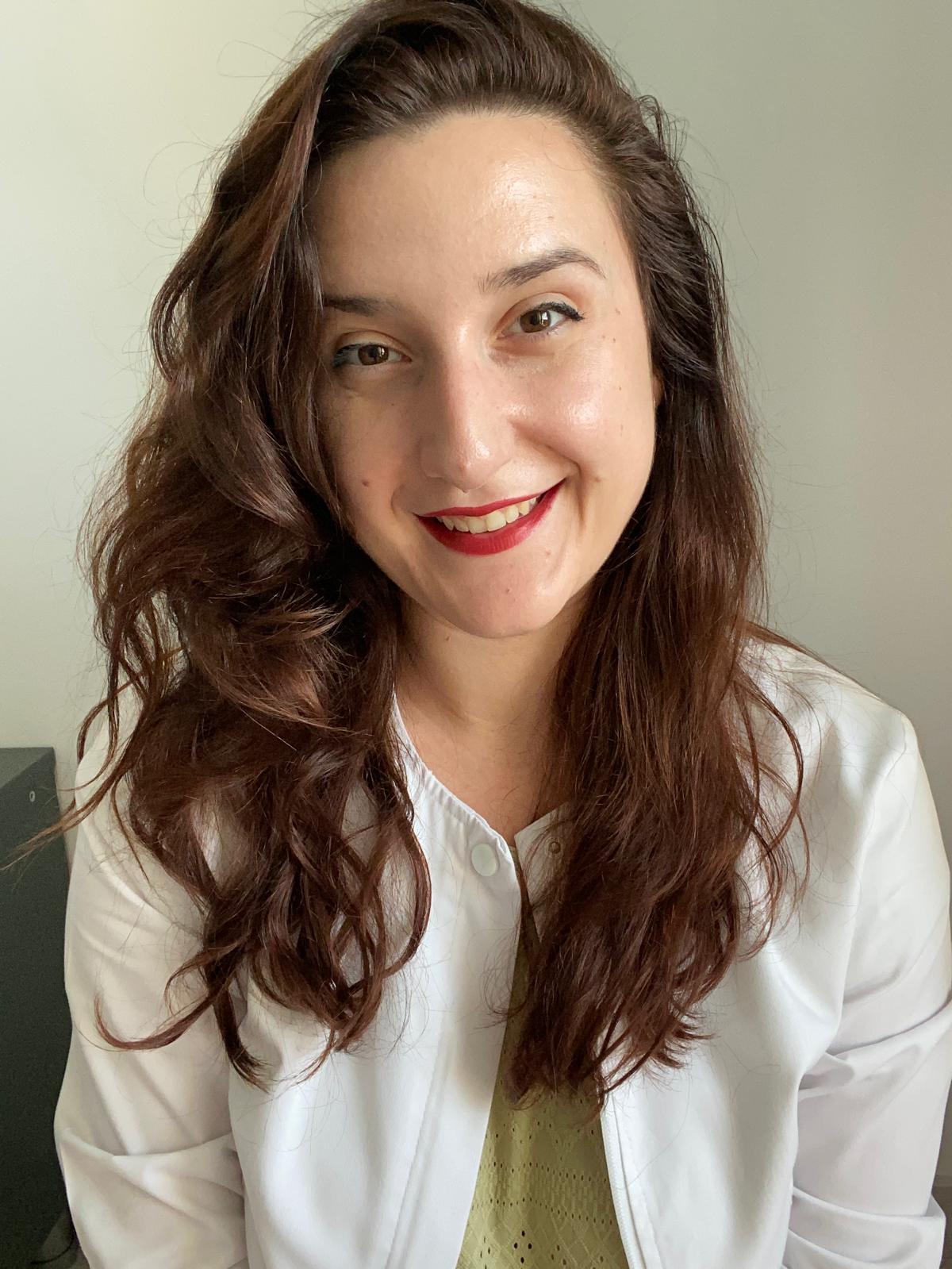 Dr. Laura-Elena MACINIC
